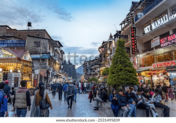 mall road manali
